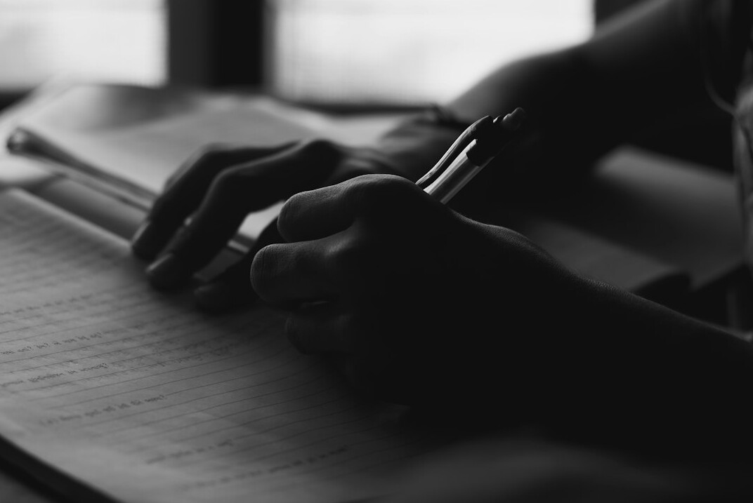 detective writing report